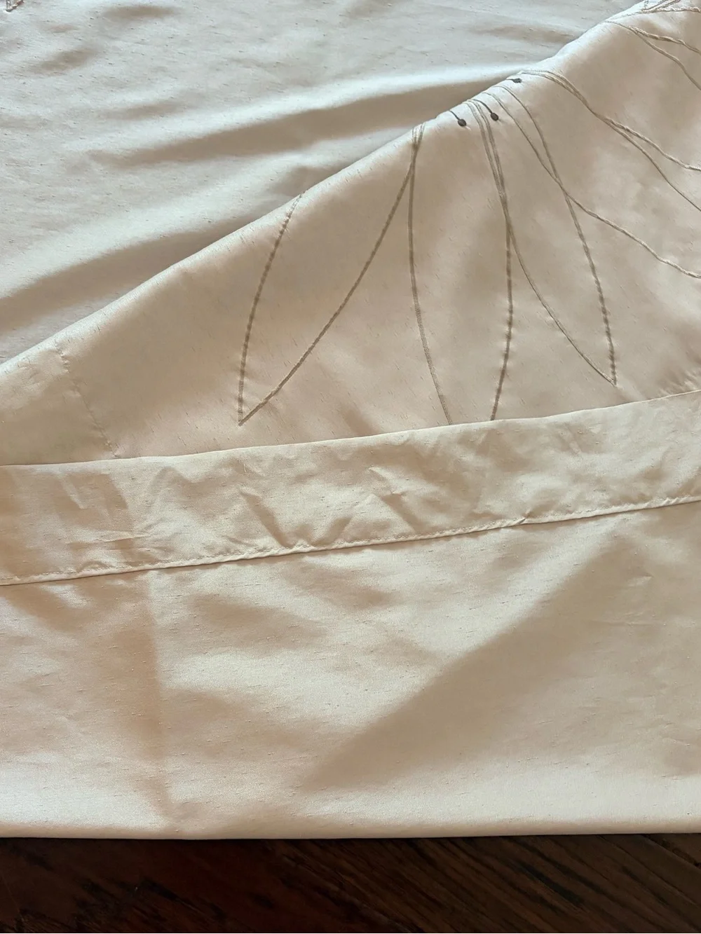 2 curtain panels